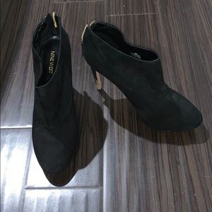 Nine West black suede booties